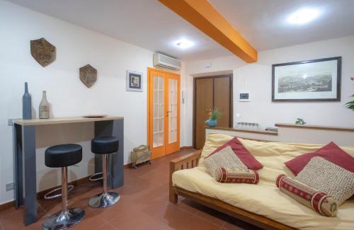 Monti Apartamento | HomeHouse Serpenti - Colosseum - Rione Monti