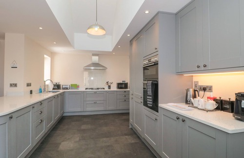 Somerton Cabaña | HOMELAND, family friendly, with a garden in Somerton