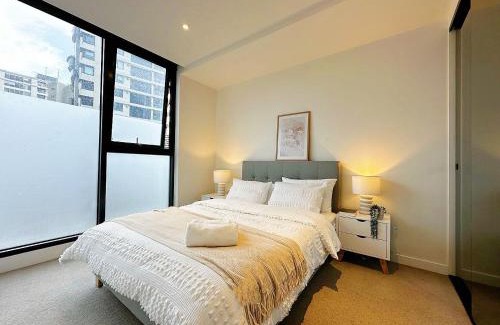 Melbourne Apartamento | Homelike 2B Apt Next to Grand Prix with Free Parking