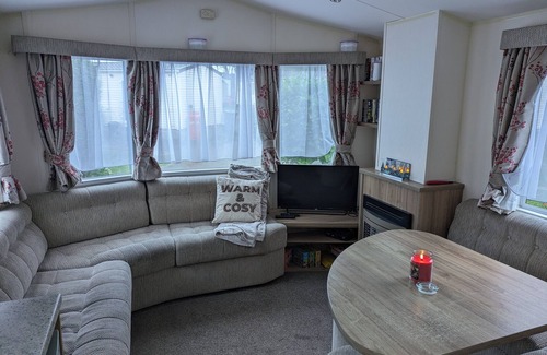 Isle of Portland Chalet De Esquí | Homely 2 bed Caravan in Portland Dorset