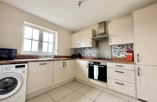Bicester Casa | Homely 3 bedroomed House in Bicester