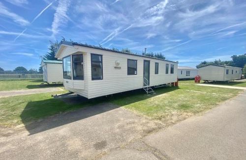 Clacton-on-Sea Casa | Homely 8 Berth Caravan At Highfield Grange In Essex Ref 26445Ba