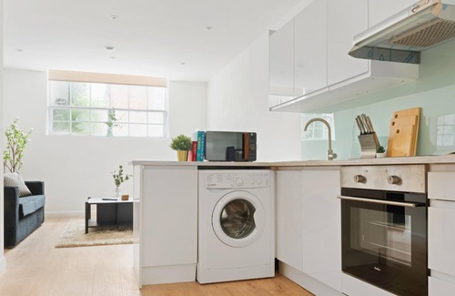 Newark Apartamento | Homely and Inviting Apartment | Free Parking