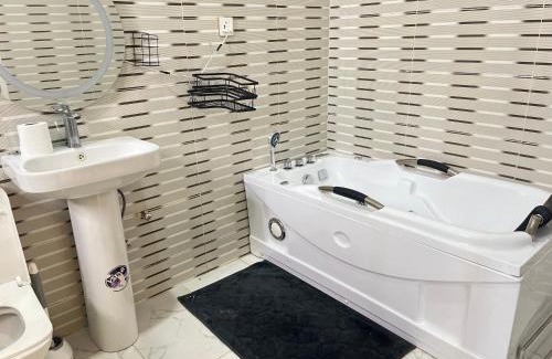 Ajah Apartamento | Homely Apartment, ikota