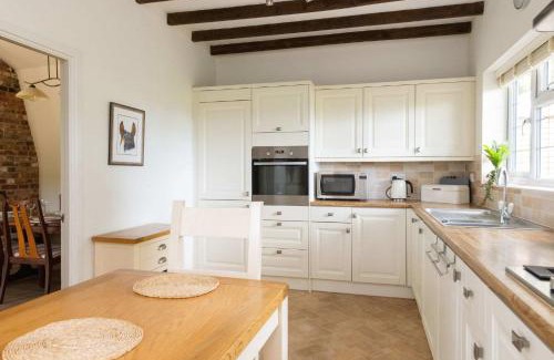 Chichester Casa | Homely Cottage for 6 Near Chichester & Goodwood