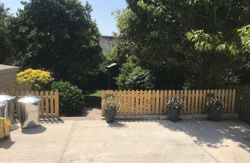 Tregony Cabaña | Acogedora casa de campo con vistas al valle, se admiten perros, estacionamiento, jardín y wifi