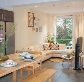 Santa Ana Apartamento | Homely Haven Apartment