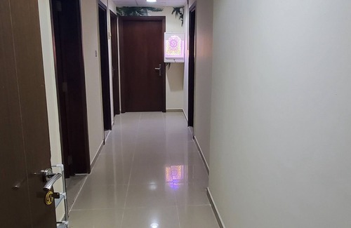 Sharjah Apartamento | Homely Hostel - Spacious and clean bedspace in prime location on Al Wahda Street