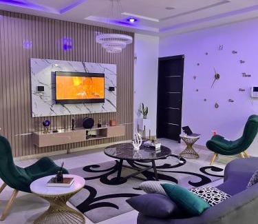 Ofin Apartamento | Homely Shortlet Apartment LBS, AJAH