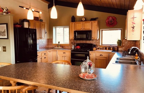 Homer Casa | Homer, Alaska 4BR House-great views, dogs welcome, close to town
