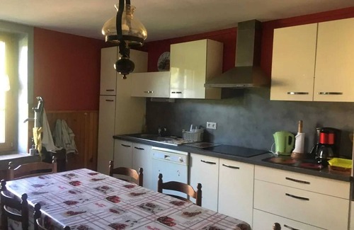 Fougerolles-Saint-Valbert Casa | Homerez - Casa cerca de Fougerolles-Saint-Valbert