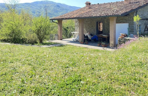 Castelnuovo di Garfagnana Casa | Homerez - Casa para 7 pers. con piscina y jardín en Castelnuovo di Garfagnana