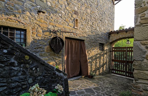Castelnuovo di Garfagnana Casa | Homerez - Casa para 7 pers. con piscina y jardín en Castelnuovo di Garfagnana