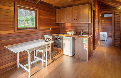 Branca Chalet De Esquí | Homerez - Chalet a la montaña para 2 pers. con piscina compartida y balcón
