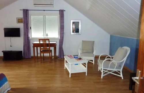 Bois de Nefles Apartamento | Homerez - Apartamento a 15 km de la playa para 6 pers. con jacuzzi, spa y jardín