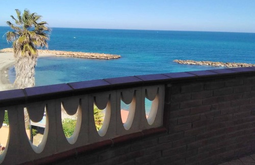 Torre Melissa Apartamento | Homerez - ¡A 10 m de la playa! Bonito apartamento para 6 pers. en Torre Melissa