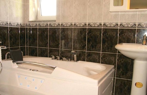 Jadranovo Villa | Homerez - ¡A 100 m de la playa! Villa para 11 pers. con piscina en Jadranovo