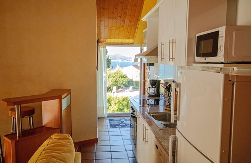 Cangas Apartamento | Homerez - 100 m away from the beach! Beautiful apartement for 4 ppl. at Vilanova