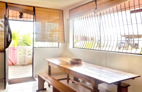Mahajanga Apartamento | Homerez - ¡A 100 m de la playa! Apartamento para 8 pers. con terraza en Majunga