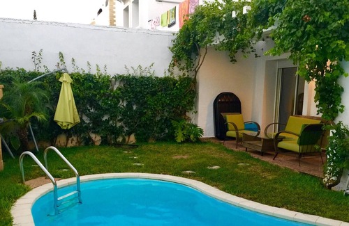 Tamariss Villa | Homerez - ¡A 200 m de la playa! Villa para 7 pers. con piscina, jardín y terraza