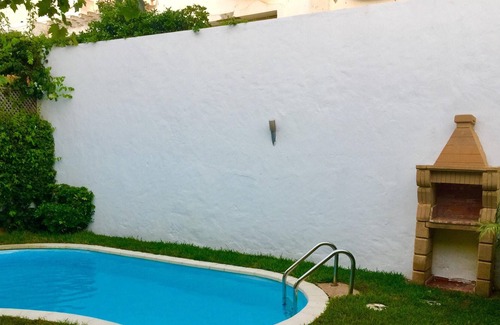 Tamariss Villa | Homerez - ¡A 200 m de la playa! Villa para 7 pers. con piscina, jardín y terraza
