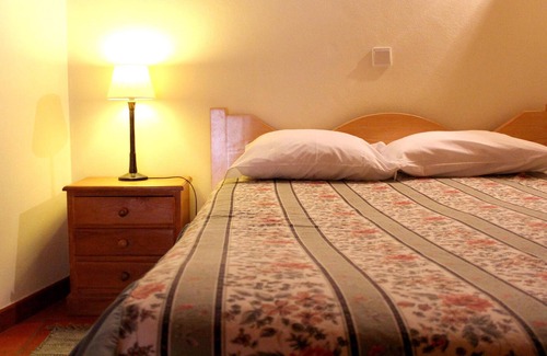 Seia Apartamento | Homerez - ¡A 200 m de la playa! Apartamento para 4 pers. con terraza en Seia