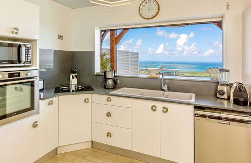 Le Vauclin Villa | Homerez - Villa de 5 estrellas con piscina en Le Vauclin