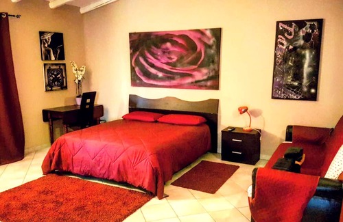 Gragnano Trebbiense Apartamento | Homerez - Amazing studio for 3 ppl. with shared pool and balcony at Gragnano
