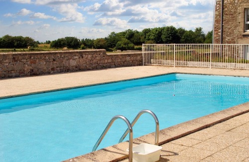 Montmartin-sur-Mer Apartamento | Homerez - Apartamento Montmartin-sur-Mer