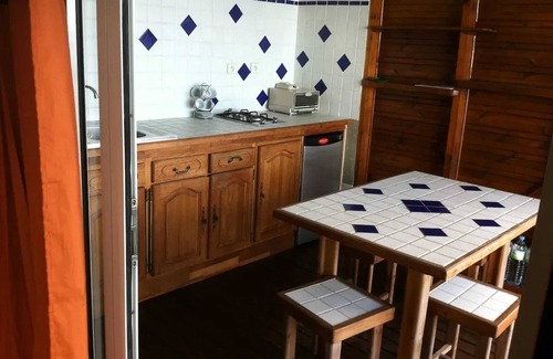 Les Avirons Apartamento | Homerez - Apartamento Les Avirons