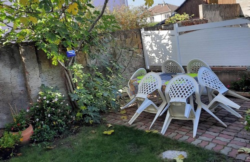 Ingersheim Apartamento | Homerez - Apmt en Ingersheim, vista jardín