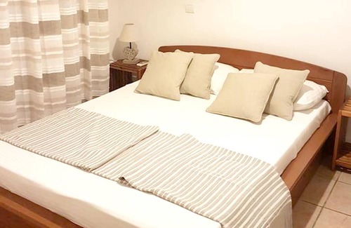 Trois-Bassins Apartamento | Homerez - Appartement 1 km away from the beach for 2 ppl. at Les Trois Bassins