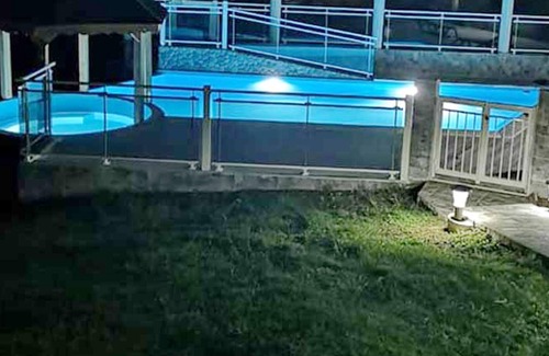 Lamentin Apartamento | Homerez - Apartamento a 10 km de la playa con piscina compartida y jacuzzi