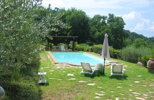 Torgiano Apartamento | Homerez - Apartamento para 5 pers. con piscina compartida y terraza en Torgiano