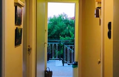 Tanagra Apartamento | Homerez - Bonito apartamento para 4 pers. con jardín, terraza y balcón en Dilesi