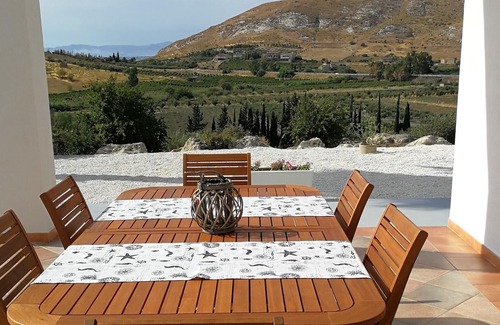 Montallegro Apartamento | Homerez - Apartamento a 2 km de la playa para 6 pers. con terraza en Montallegro