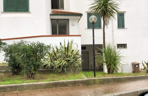 Giffoni Valle Piana Apartamento | Homerez - Apartamento en Catelde con balcón.