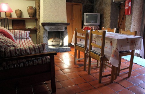 Seia Apartamento | Homerez - Apto en Seia con chimenea