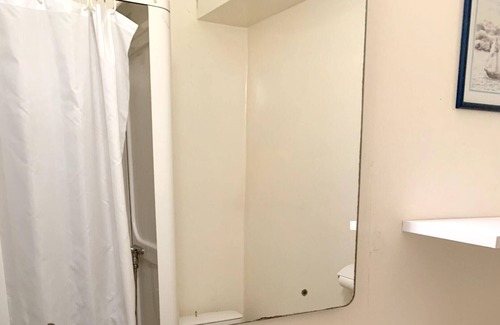 Neris-les-Bains Apartamento | Homerez - Beautiful apartement for 2 ppl. with balcony at Néris-les-Bains