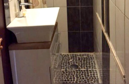 Roanne Apartamento | Homerez - Beautiful apartement for 4 ppl. with garden and terrace at Roanne