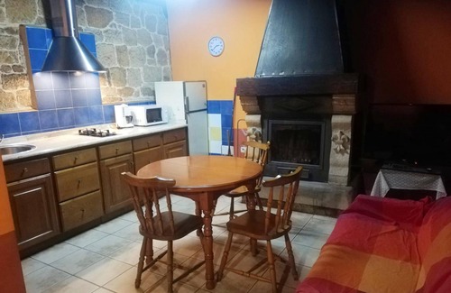 Cillamayor Apartamento | Homerez - Beautiful studio for 3 ppl. with terrace at Menaza