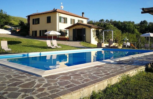 Vesime Villa | Homerez - Bonita villa para 2 pers. con piscina en Vesime