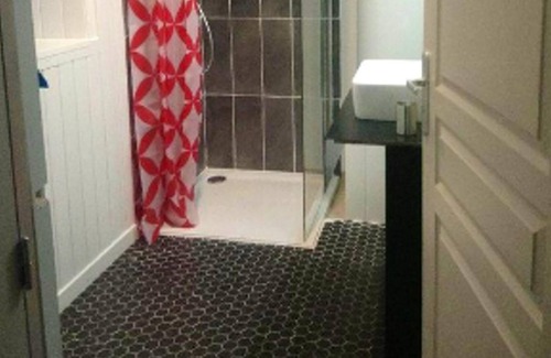 Limeyrat Casa | Homerez - Grande casa para 10 pers. con spa, jardín y terraza en Limeyrat