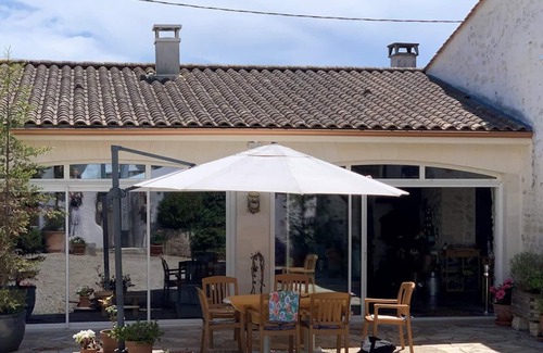 Lorignac Casa | Homerez - Grande casa para 20 pers. con jacuzzi, jardín y terraza en Lorignac