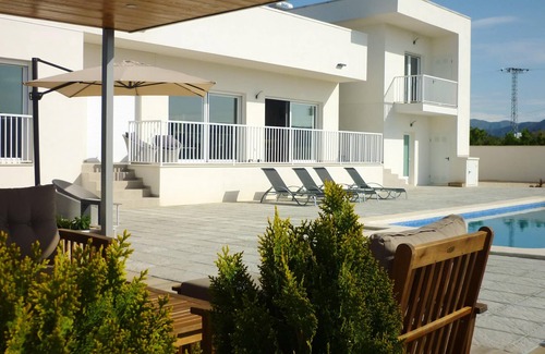 Abanilla Villa | Homerez - Grande villa para 10 pers. con piscina compartida y jardín en Abanilla