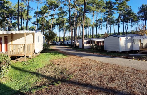 Saint-Julien-en-Born Casa | Homerez - Bonito bungaló a 4 km de la playa para 8 pers. con piscina compartida