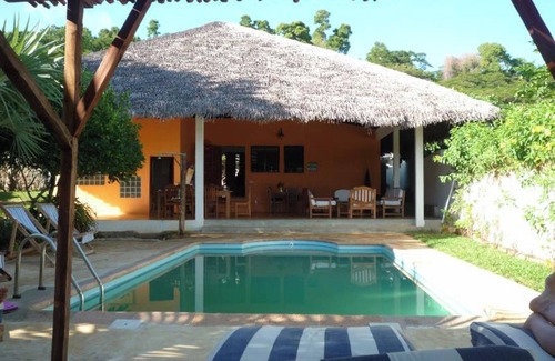 Nosy Be Casa | Homerez - Bungalow en Andilana, piscina y vista al mar
