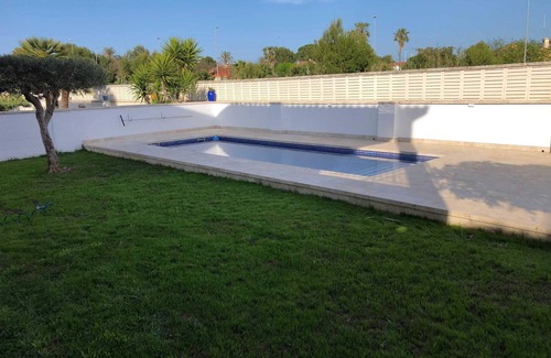 Castello de la Plana Villa | Homerez - Villa confortable con piscina en Castellón