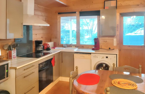 Poussan Chalet De Esquí | Homerez - Chalet en Poussan con jardín