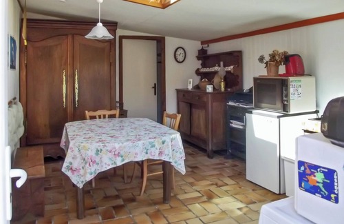 Tredrez-Locquemeau Casa | Homerez - Casa Encantadora en Trédrez-Locquémeau + Jardín